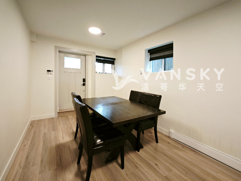 250711172347_Dining Area.jpg